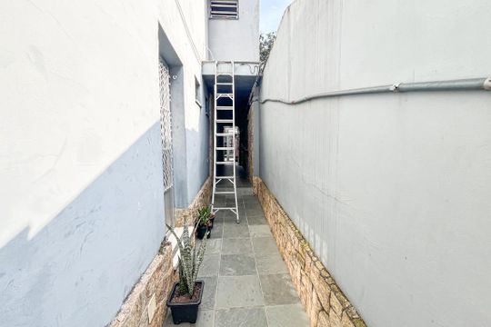 Corredor de casa para alugar com 2 quartos, 59m² em Vila Pereira Barreto, São Paulo