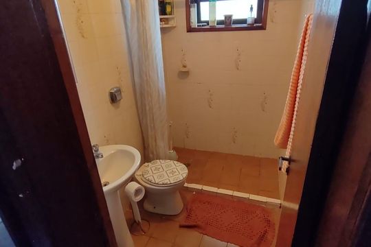 Banheiro de casa de condomínio para alugar com 3 quartos, 400m² em Jardim Belizário, Cotia