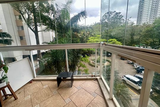 Varanda de apartamento à venda com 4 quartos, 150m² em Santo Amaro, São Paulo