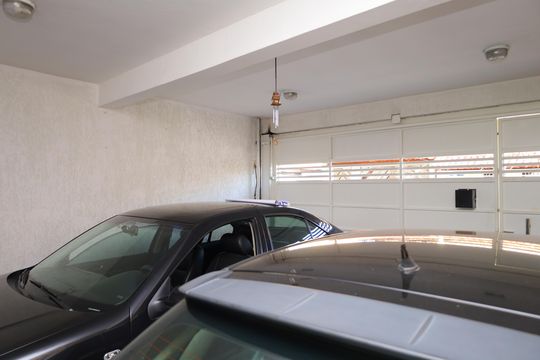 Garagem de casa à venda com 3 quartos, 180m² em Fazenda Aricanduva, São Paulo