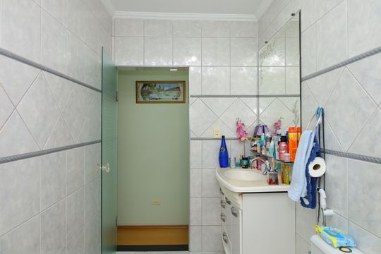 Banheiro 1 - Suíte de casa à venda com 3 quartos, 180m² em Fazenda Aricanduva, São Paulo