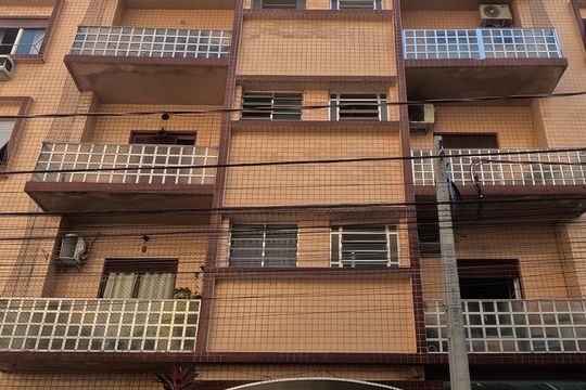 Fachada | Adesivo/Placa Quintoandar instalado  de apartamento para alugar com 1 quarto, 40m² em Gonzaga, Santos