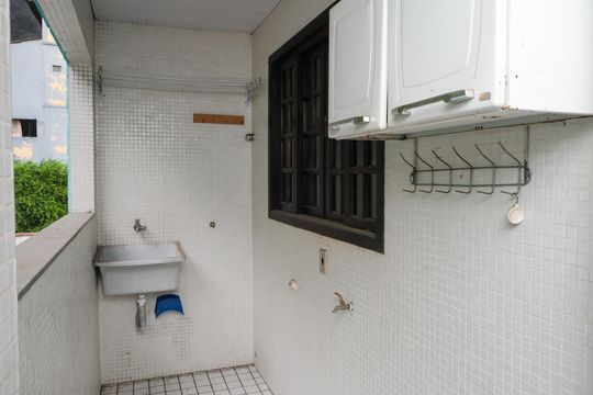 Área de serviço de apartamento para alugar com 3 quartos, 80m² em Parque Horizonte, Nova Iguaçu