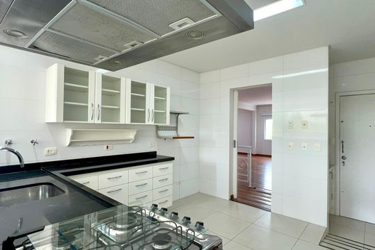 Cozinha de apartamento para alugar com 2 quartos, 162m² em Paraíso, São Paulo