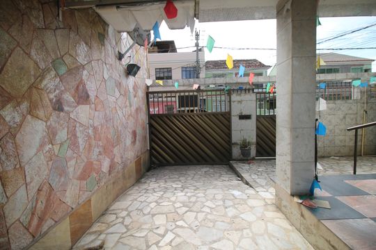 Garagem de casa à venda com 4 quartos, 240m² em Vila da Penha, Rio de Janeiro