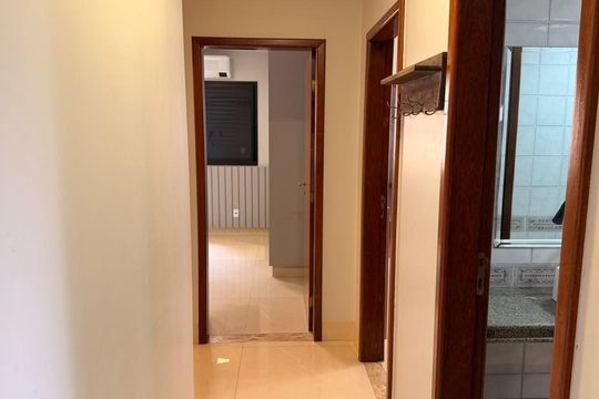 Corredor de apartamento para alugar com 4 quartos, 165m² em Setor Bueno, Goiânia