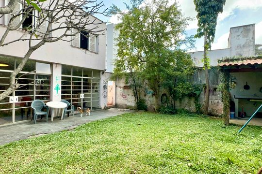 Quintal de casa à venda com 3 quartos, 280m² em Vila Madalena, São Paulo