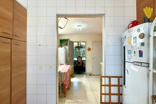 Cozinha de casa à venda com 3 quartos, 280m² em Vila Madalena, São Paulo