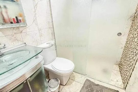 Casa à venda com 3 quartos, 115m² em Vila Lucinda, Santo André