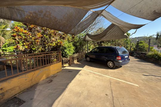 Garagem de casa de condomínio à venda com 8 quartos, 757m² em Estância do Hibisco, Contagem