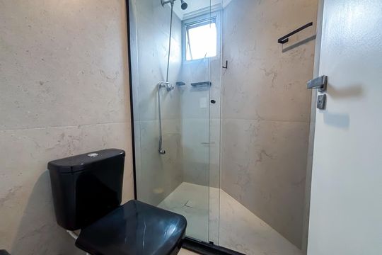 Banheiro social de apartamento para alugar com 1 quarto, 42m² em Paraíso, São Paulo
