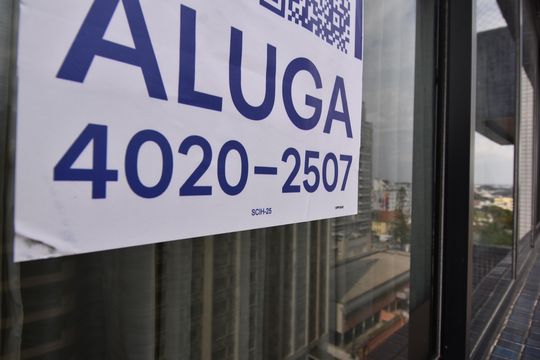 Código SCIH-25 de apartamento para alugar com 4 quartos, 200m² em Centro, Curitiba