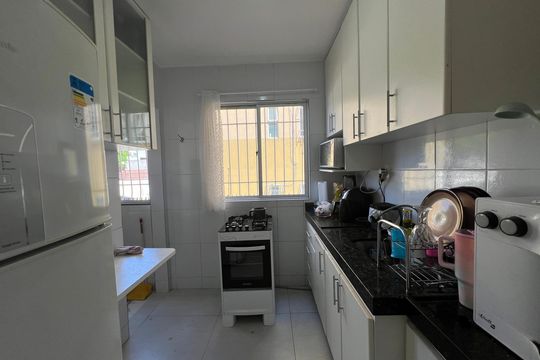 Cozinha de apartamento para alugar com 2 quartos, 52m² em Arvoredo, Contagem