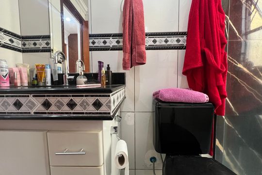 Banheiro Social de apartamento para alugar com 2 quartos, 52m² em Arvoredo, Contagem