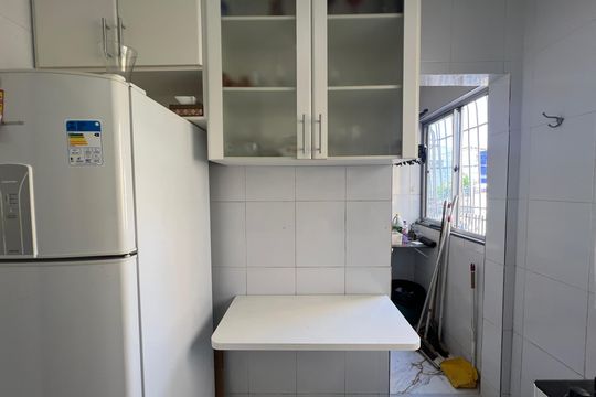 Cozinha de apartamento para alugar com 2 quartos, 52m² em Arvoredo, Contagem