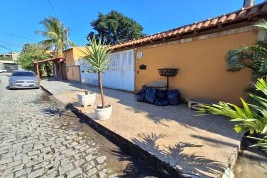 Fachada de casa para alugar com 2 quartos, 130m² em Campo Grande, Rio de Janeiro