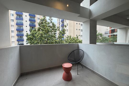 Varanda de kitnet/studio para alugar com 1 quarto, 28m² em Pinheiros, São Paulo