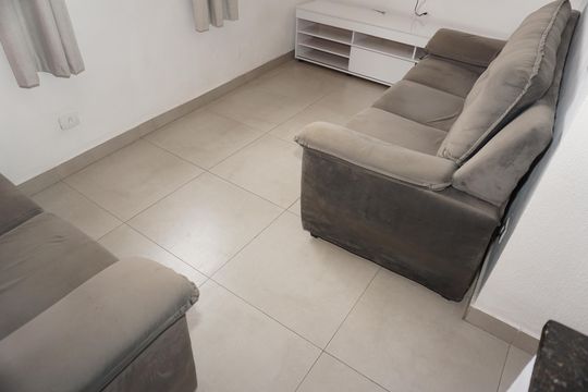 Sala de casa para alugar com 2 quartos, 110m² em Parque Fernanda, Embu das Artes