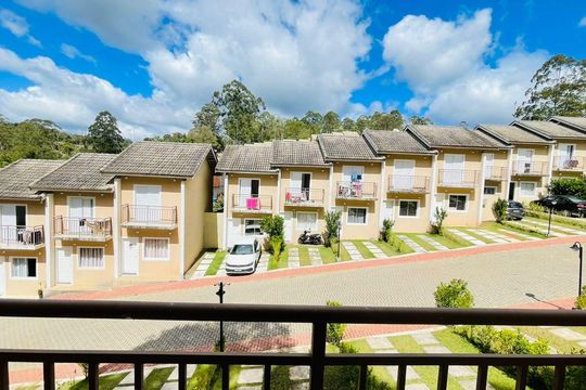 Vista da varanda da sala de casa de condomínio para alugar com 2 quartos, 48m² em Paisagem Casa Grande, Cotia
