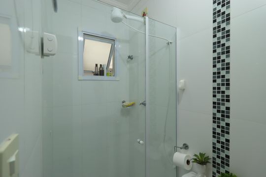 Banheiro Social de apartamento para alugar com 2 quartos, 60m² em Vila Eldizia, Santo André