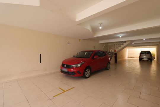 Garagem de apartamento para alugar com 2 quartos, 60m² em Vila Eldizia, Santo André