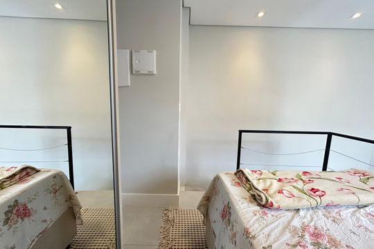 Suíte  de apartamento para alugar com 1 quarto, 50m² em Centro, Florianópolis