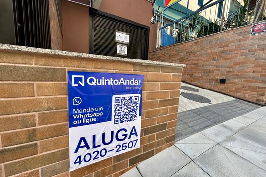 Placa  de apartamento para alugar com 1 quarto, 50m² em Centro, Florianópolis