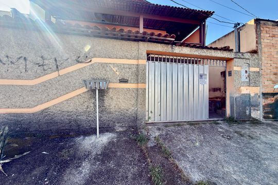 Garagem de casa à venda com 5 quartos, 500m² em Vereda, Contagem