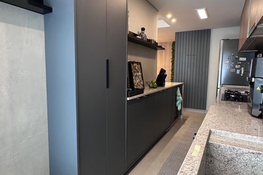 Cozinha de apartamento à venda com 3 quartos, 80m² em Balneário Tropical, Paulínia