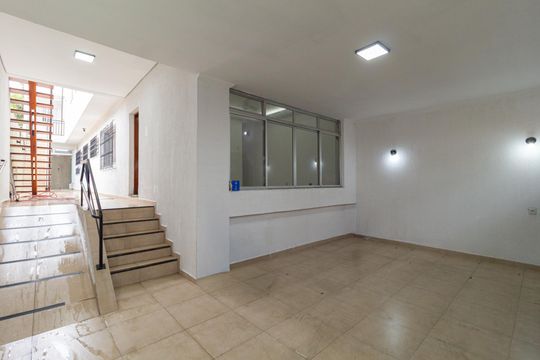 Garagem de casa à venda com 4 quartos, 266m² em Remédios, Osasco