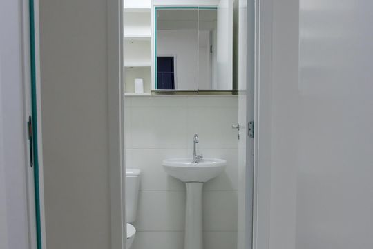 Banheiro de apartamento para alugar com 2 quartos, 34m² em Socorro, São Paulo