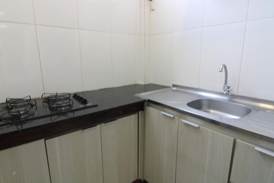 Cozinha de apartamento para alugar com 1 quarto, 60m² em Jardim Danfer, São Paulo