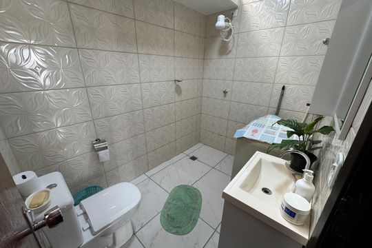 Banheiro 1 de casa à venda com 3 quartos, 170m² em Conjunto K, Brasília