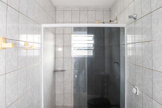 Banheiro de casa para alugar com 1 quarto, 60m² em Campanário, Diadema