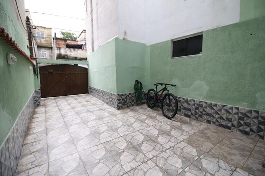 Garagem de casa de condomínio à venda com 2 quartos, 90m² em Taquara, Rio de Janeiro