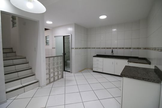 Cozinha de casa de condomínio à venda com 2 quartos, 90m² em Taquara, Rio de Janeiro