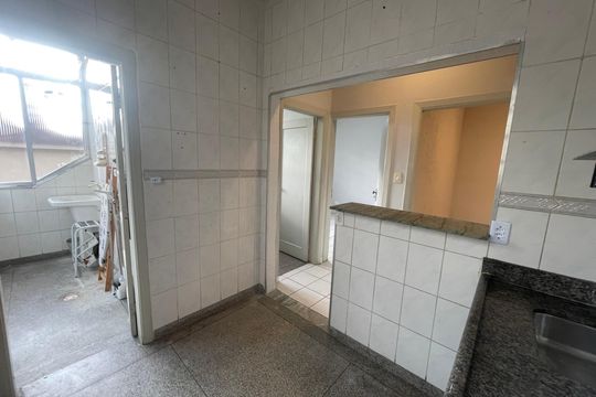 Cozinha de apartamento para alugar com 1 quarto, 50m² em Centro, São Vicente