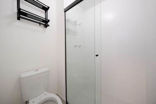 Banheiro de apartamento para alugar com 2 quartos, 48m² em Vila Guilhermina, São Paulo