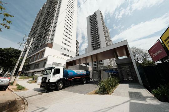 Fachada de apartamento para alugar com 2 quartos, 48m² em Vila Guilhermina, São Paulo