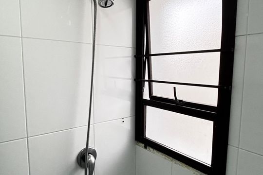 Banheiro de apartamento à venda com 3 quartos, 149m² em Vila Curuçá, Santo André