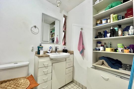 Banheiro de apartamento à venda com 3 quartos, 64m² em Parque Jabaquara, São Paulo