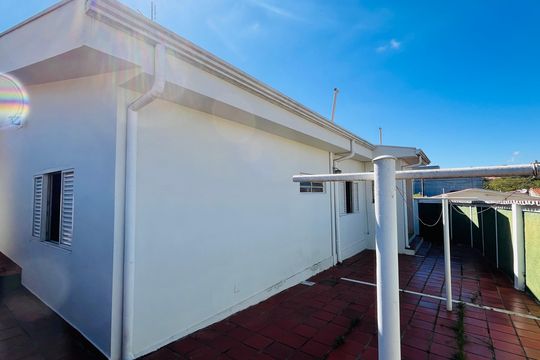 Área externa de casa à venda com 4 quartos, 200m² em Parque Taquaral, Campinas