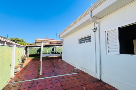 Área externa de casa à venda com 4 quartos, 200m² em Parque Taquaral, Campinas