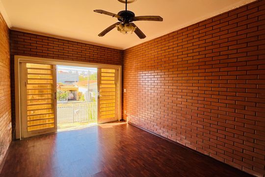 Casa para alugar com 4 quartos, 200m² em Parque Taquaral, Campinas