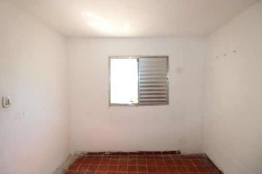 Quarto 3 de casa para alugar com 3 quartos, 100m² em Parque Sonia, São Paulo