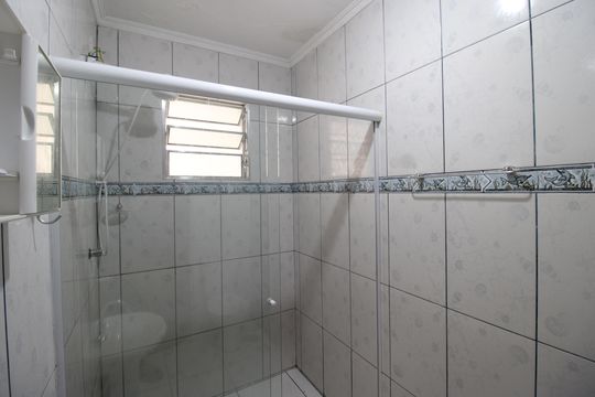 Banheiro 2 de casa para alugar com 3 quartos, 100m² em Parque Sonia, São Paulo