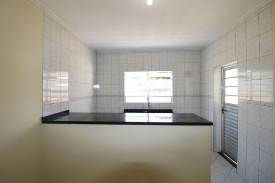 Cozinha de casa para alugar com 3 quartos, 100m² em Parque Sonia, São Paulo