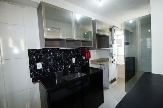 Cozinha de apartamento à venda com 2 quartos, 56m² em Parada de Lucas, Rio de Janeiro