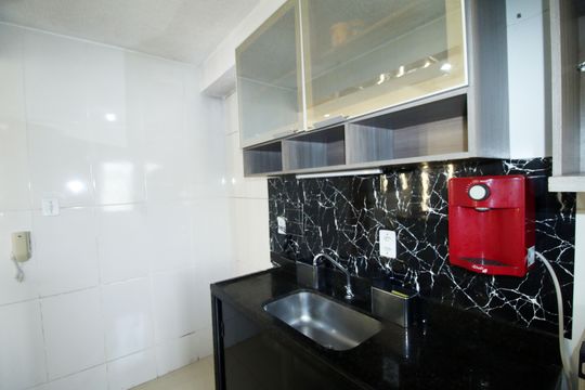 Cozinha de apartamento à venda com 2 quartos, 56m² em Parada de Lucas, Rio de Janeiro