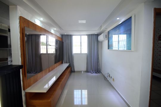Sala de apartamento à venda com 2 quartos, 56m² em Parada de Lucas, Rio de Janeiro